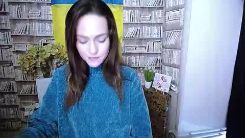 Lina online show from November 14, 2025, 10:47 am