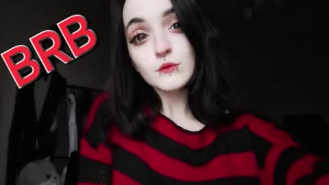 Lina 3  1715622743 online show from November 21, 2025, 7:51 am