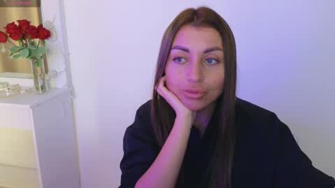 Linaaa moon online show from February 23, 2025, 11:11 am