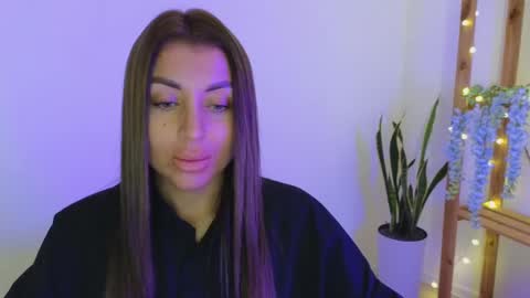 Linaaa moon online show from February 25, 2025, 2:44 pm