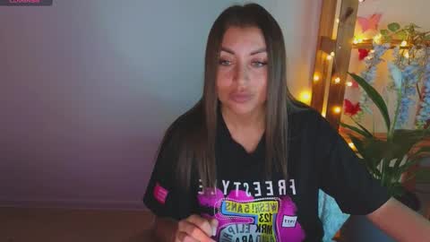 Linaaa moon online show from March 7, 2025, 12:58 am