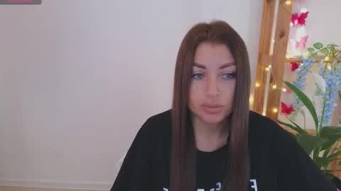 Linaaa moon online show from March 7, 2025, 6:24 am