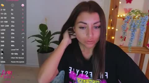 Linaaa moon online show from March 9, 2025, 10:08 am