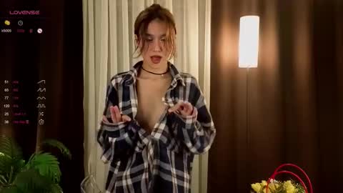 Lina online show from October 17, 2025, 5:48 pm