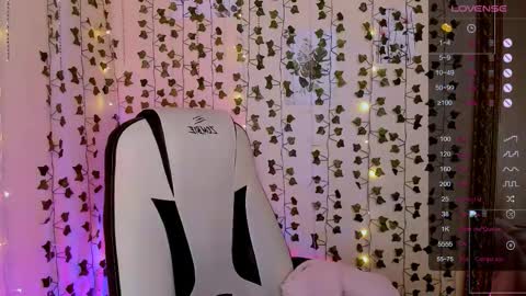 Lina online show from February 1, 2026, 6:12 am