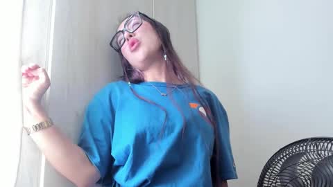Snapshot of linacamsa chatting on September 12, 2025, 4:07 pm Lina Camsa online show from September 12, 2025, 4:07 pm