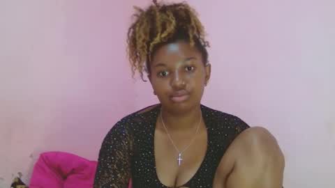 linah1123 online show from October 2, 2025, 11:23 pm