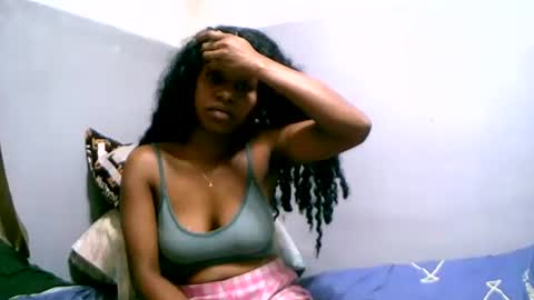 Snapshot of linah1123 chatting on February 19, 2026, 11:01 pm linah1123 online show from February 19, 2026, 11:01 pm