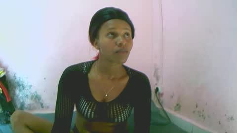 linah1123 online show from April 6, 2026, 6:53 pm