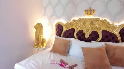 L I N A  online show from September 28, 2025, 10:59 pm