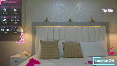 L I N A  online show from October 16, 2025, 4:57 am