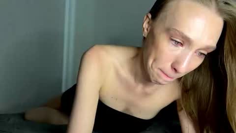 Lina online show from February 10, 2026, 7:12 am