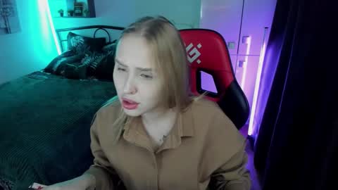 Lina online show from October 10, 2025, 9:25 pm