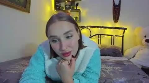 Lina online show from July 14, 2026, 9:42 pm