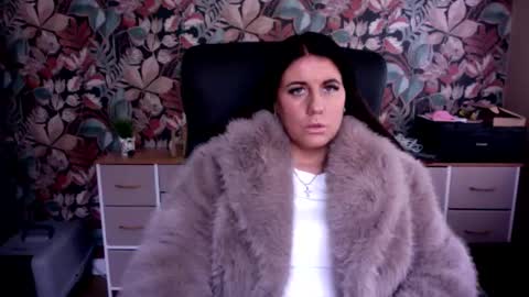 lincolnshirecouple21 online show from December 3, 2025, 10:46 am