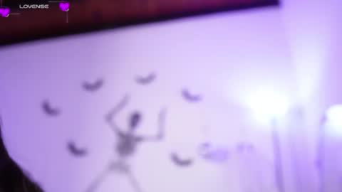 Lincy Rios  online show from October 18, 2025, 6:41 pm