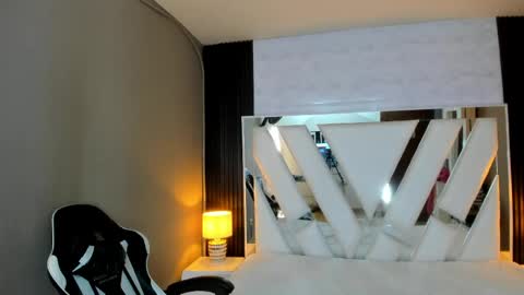 Snapshot of linda4petite chatting on May 18, 2026, 6:36 pm Linda online show from May 18, 2026, 6:36 pm