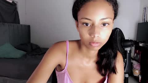 linda brown  online show from February 10, 2026, 1:04 pm