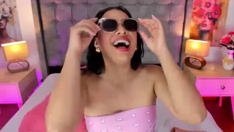 Linda Fosterr online show from April 24, 2026, 8:44 pm