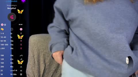 Snapshot of linda_giggle chatting on December 3, 2024, 2:36 am Giggles online show from December 3, 2024, 2:36 am