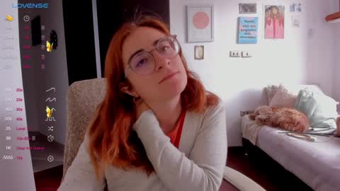 Snapshot of linda_giggle chatting on December 19, 2024, 3:19 pm Giggles online show from December 19, 2024, 3:19 pm