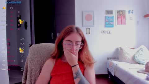 Snapshot of linda_giggle chatting on January 9, 2025, 5:22 pm Giggles online show from January 9, 2025, 5:22 pm