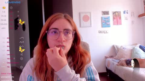 Snapshot of linda_giggle chatting on January 21, 2025, 7:50 pm Giggles online show from January 21, 2025, 7:50 pm