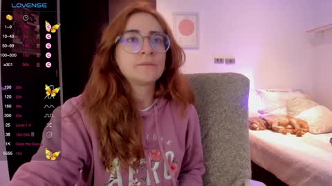 Snapshot of linda_giggle chatting on February 3, 2025, 3:53 am Giggles online show from February 3, 2025, 3:53 am