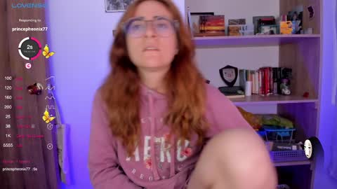 Snapshot of linda_giggle chatting on February 19, 2025, 12:46 am Giggles online show from February 19, 2025, 12:46 am