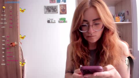 Snapshot of linda_giggle chatting on February 19, 2025, 1:39 pm Giggles online show from February 19, 2025, 1:39 pm