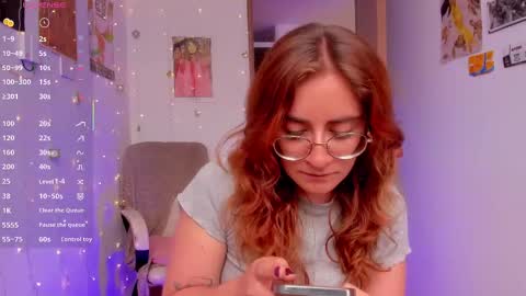 Snapshot of linda_giggle chatting on September 19, 2025, 2:29 pm Giggles online show from September 19, 2025, 2:29 pm