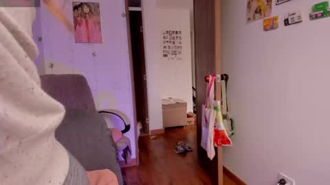 Snapshot of linda_giggle chatting on October 2, 2025, 1:18 pm Giggles online show from October 2, 2025, 1:18 pm