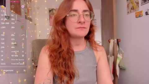Snapshot of linda_giggle chatting on October 13, 2025, 4:07 pm Giggles online show from October 13, 2025, 4:07 pm