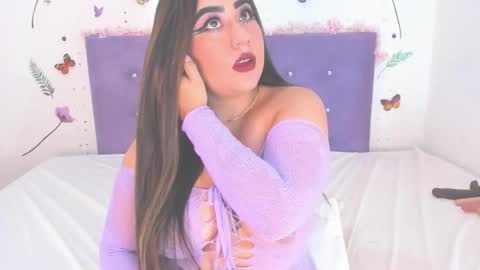 Linda  online show from October 15, 2025, 12:27 pm