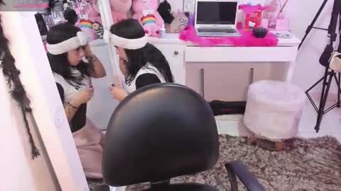 Lindaa maria  online show from November 16, 2025, 6:30 am