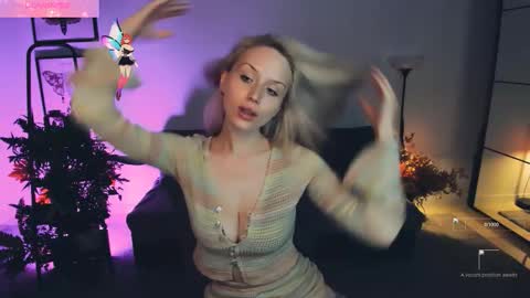 Linda online show from November 5, 2025, 8:42 pm