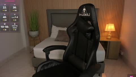 Snapshot of lindaa_natashaa chatting on January 22, 2025, 2:26 am L I N D A online show from January 22, 2025, 2:26 am