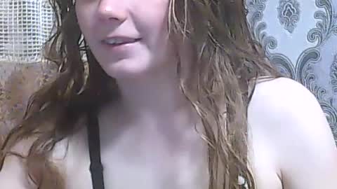 LindaAhSkysX online show from June 18, 2026, 9:19 pm
