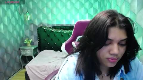 Snapshot of lindabreexlove chatting on December 22, 2024, 11:33 am online show from December 22, 2024, 11:33 am