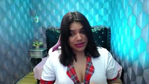 Snapshot of lindabreexlove chatting on December 31, 2024, 9:31 am online show from December 31, 2024, 9:31 am