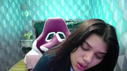 Snapshot of lindabreexlove chatting on January 5, 2025, 6:02 am online show from January 5, 2025, 6:02 am