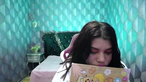 Snapshot of lindabreexlove chatting on January 6, 2025, 7:52 am online show from January 6, 2025, 7:52 am