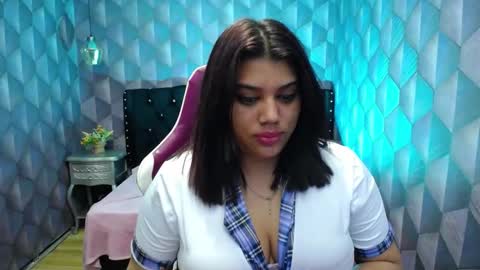 Snapshot of lindabreexlove chatting on January 8, 2025, 11:10 am online show from January 8, 2025, 11:10 am