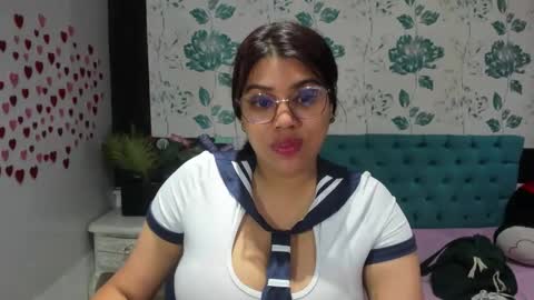 Snapshot of lindabreexlove chatting on January 17, 2025, 1:24 pm online show from January 17, 2025, 1:24 pm