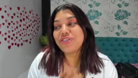 Snapshot of lindabreexlove chatting on January 22, 2025, 7:45 pm online show from January 22, 2025, 7:45 pm