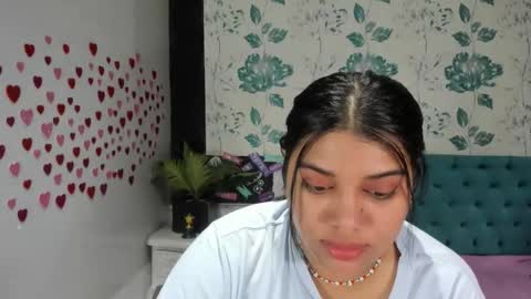 Snapshot of lindabreexlove chatting on February 9, 2025, 4:18 pm online show from February 9, 2025, 4:18 pm