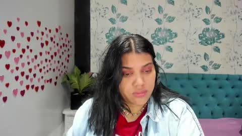 Snapshot of lindabreexlove chatting on February 13, 2025, 3:24 pm online show from February 13, 2025, 3:24 pm