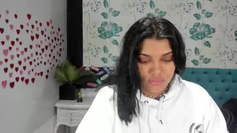 Snapshot of lindabreexlove chatting on February 21, 2025, 6:04 pm online show from February 21, 2025, 6:04 pm