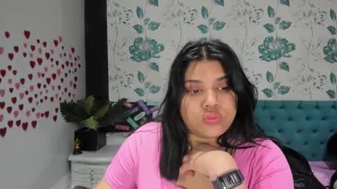 Snapshot of lindabreexlove chatting on February 24, 2025, 7:09 pm online show from February 24, 2025, 7:09 pm