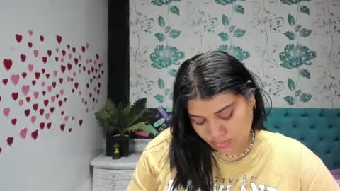 Snapshot of lindabreexlove chatting on March 1, 2025, 4:00 pm online show from March 1, 2025, 4:00 pm